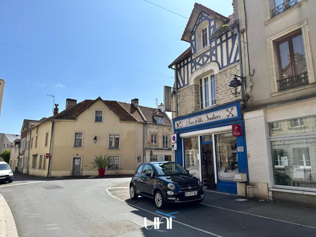 Rue d'un village normand